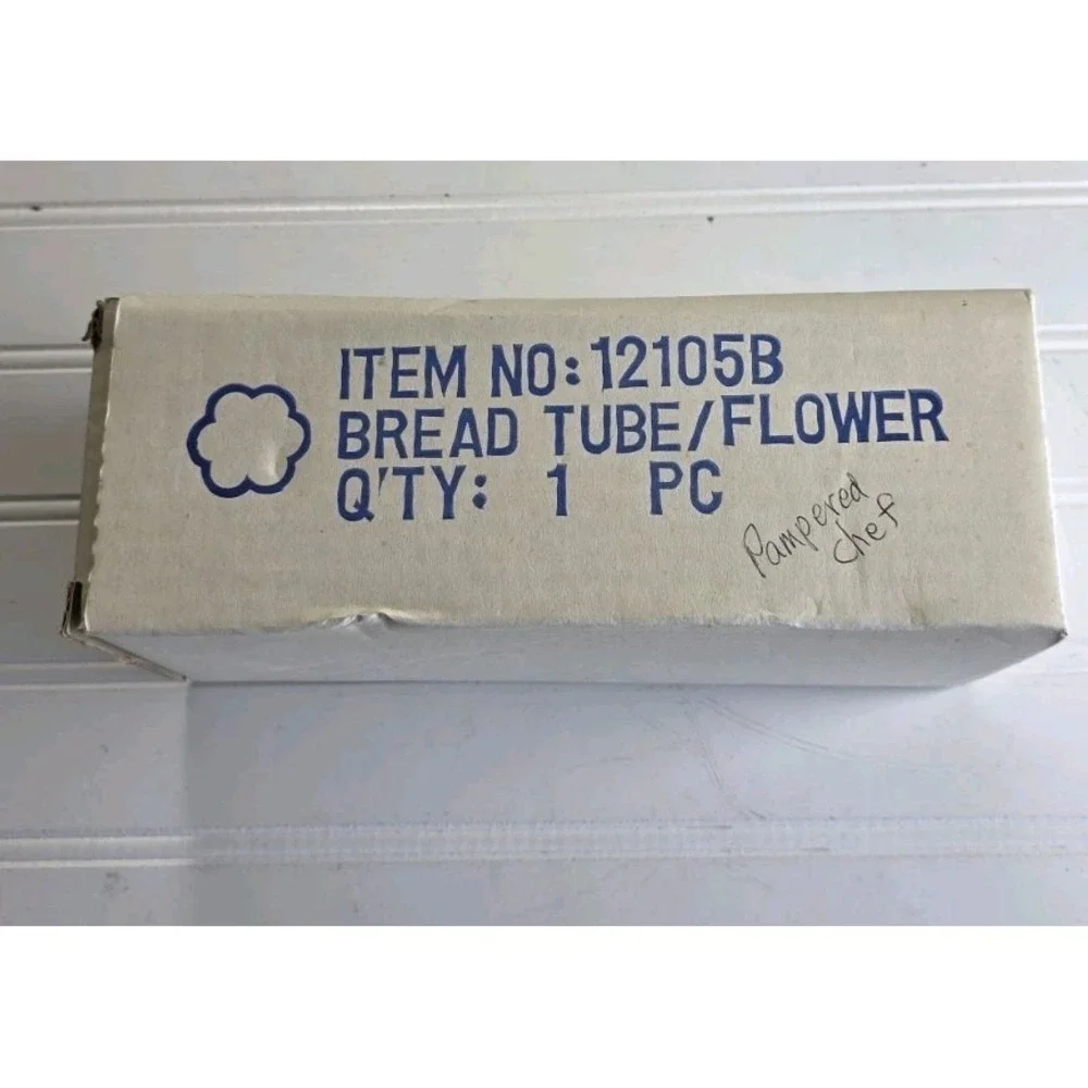 Pampered‎ Chef Bread Tube/Flower- Product Number 12105B NEW/OPEN BOX